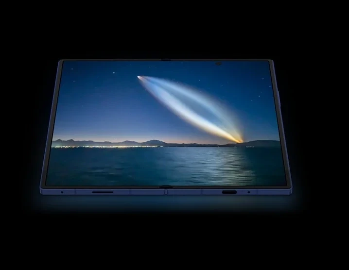 Два екрани Samsung Galaxy Fold 7